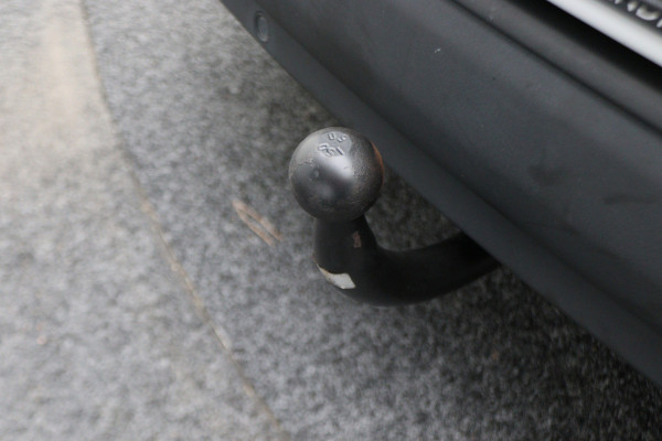 Renault Clio Estate 0.9 TCe Limited Navigatie, Bluetooth, Trekhaak, Airco, LED, 17"