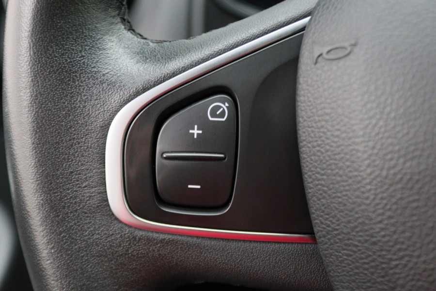 Renault Clio Estate 0.9 TCe Limited Navigatie, Bluetooth, Trekhaak, Airco, LED, 17"