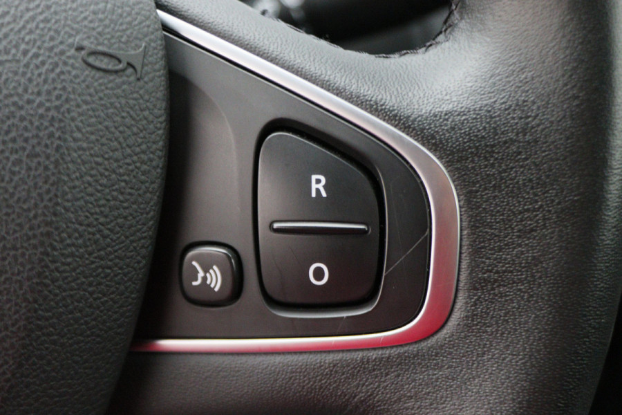 Renault Clio Estate 0.9 TCe Limited Navigatie, Bluetooth, Trekhaak, Airco, LED, 17"