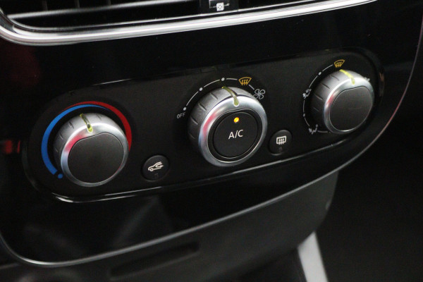 Renault Clio Estate 0.9 TCe Limited Navigatie, Bluetooth, Trekhaak, Airco, LED, 17"