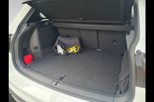 Volkswagen Tiguan 1.4 TSI eHybrid R-Line Business+ | PHEV | volleder | schuifdak | Virtual Cockpit | blind-spot