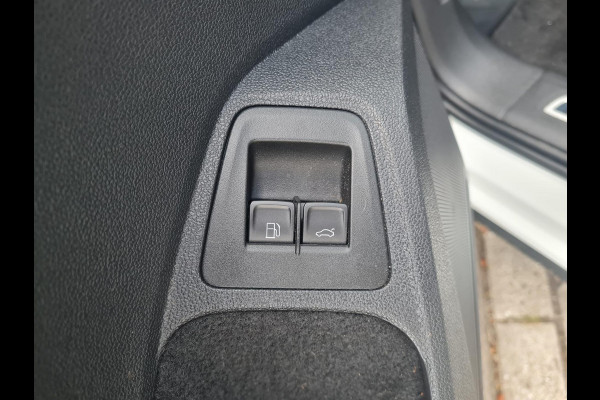 Volkswagen Tiguan 1.4 TSI eHybrid R-Line Business+ | PHEV | volleder | schuifdak | Virtual Cockpit | blind-spot