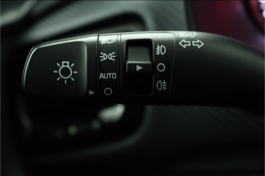 Kia Stonic 1.0 T-GDi MHEV GT-Line Apple Carplay/Android Auto - Cruise Control - LED Koplampen - Navigatie - Stuur/Stoelverwarming - Fabrieksgarantie tot 10-2031