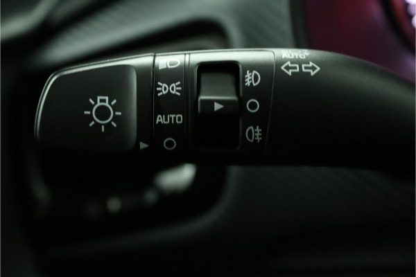 Kia Stonic 1.0 T-GDi MHEV GT-Line Apple Carplay/Android Auto - Cruise Control - LED Koplampen - Navigatie - Stuur/Stoelverwarming - Fabrieksgarantie tot 10-2031