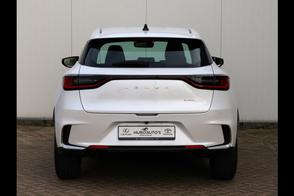 Lexus LBX Relax 2WD | Tech Pack | Memory Seat | El Achterklep