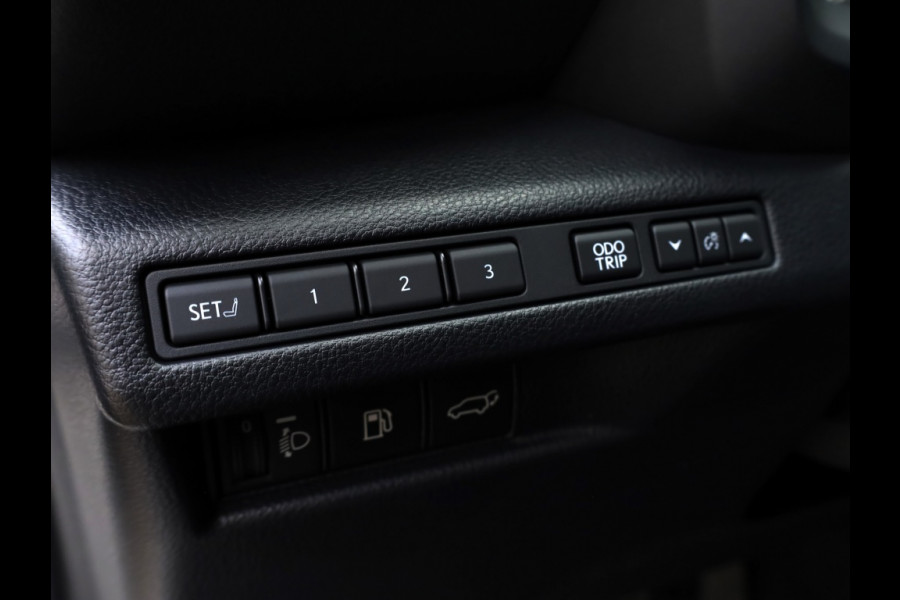 Lexus LBX Relax 2WD | Tech Pack | Memory Seat | El Achterklep