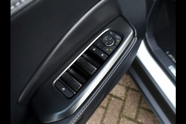 Lexus LBX Relax 2WD | Tech Pack | Memory Seat | El Achterklep