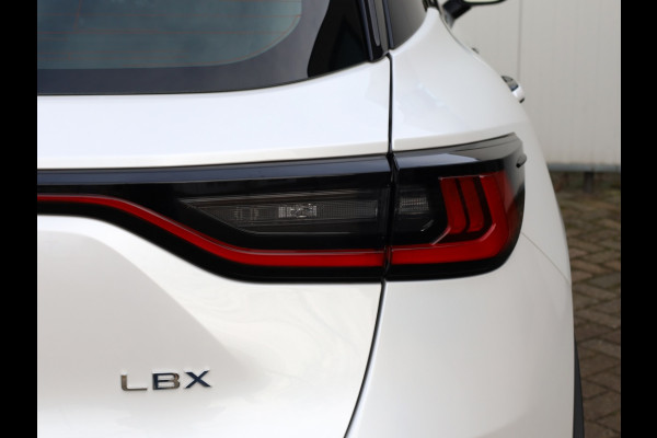 Lexus LBX Relax 2WD | Tech Pack | Memory Seat | El Achterklep