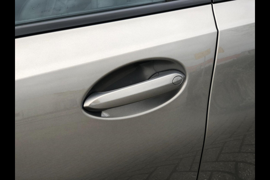 BMW 3-serie 330i High Executive Edition | M Sport | Pano, Leder, Navi, Stoelverw., PDC, Cruise, Climate | Dealeroh. | Individual |