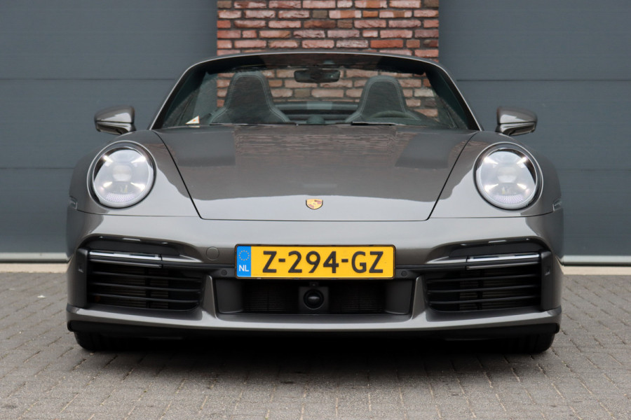 Porsche 911 992 Cabrio 3.8 Turbo S | Keramisch | Vierwielbesturing | Burmester High End | Adaptive Cruise Control | Liftsysteem | Sport Chrono | 18-wegs Memory | PASM | Sportuitlaat |
