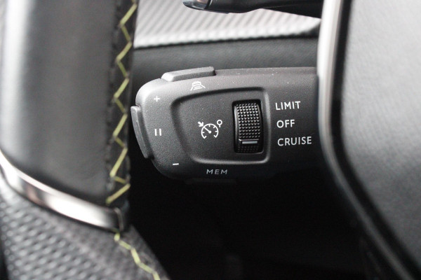 Peugeot 208 1.2 Hybrid 145PK e-DCS6 GT | NAVIGATIE | DRAADLOZE APPLE CARPLAY/ANDROID AUTO | CAMERA VOOR + ACHTER | FULL LED KOPLAMPEN | LICHTMETALEN VELGEN 17" | DODEHOEK DETECTIE | DRAADLOZE TELEFOONLADER | KEYLESS ENTRY/START | DAB+ RADIO | ADAPTIVE CRUISE CONTROL |