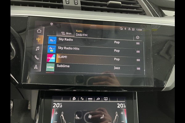 Audi e-tron 55 quattro Advanced edition Plus 95 kWh [3-Fase] {SOH-93%} (INCL-BTW) Aut.*LUXURY-LEATHER | ADAPTIVE-CRUISE | FULL-LED | DIGI-COCKPIT | KEYLESS | MEMORY-PACK | CAMERA | NAVI-FULLMAP | SHIFT-PADDLES | DAB+ | HEATED-COMFORTSEATS | DRIVE-SELECT | 20''AL