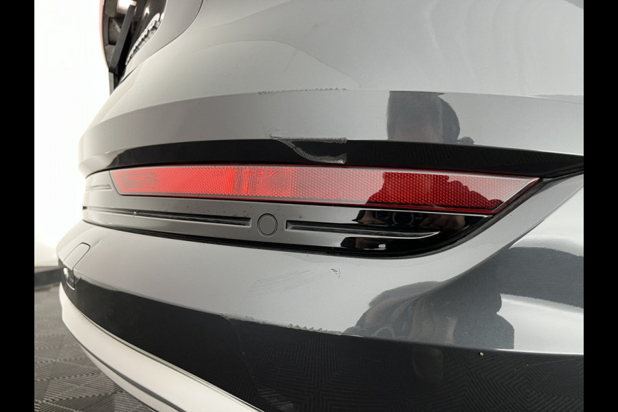 Audi e-tron 55 quattro Advanced edition Plus 95 kWh [3-Fase] {SOH-93%} (INCL-BTW) Aut.*LUXURY-LEATHER | ADAPTIVE-CRUISE | FULL-LED | DIGI-COCKPIT | KEYLESS | MEMORY-PACK | CAMERA | NAVI-FULLMAP | SHIFT-PADDLES | DAB+ | HEATED-COMFORTSEATS | DRIVE-SELECT | 20''AL