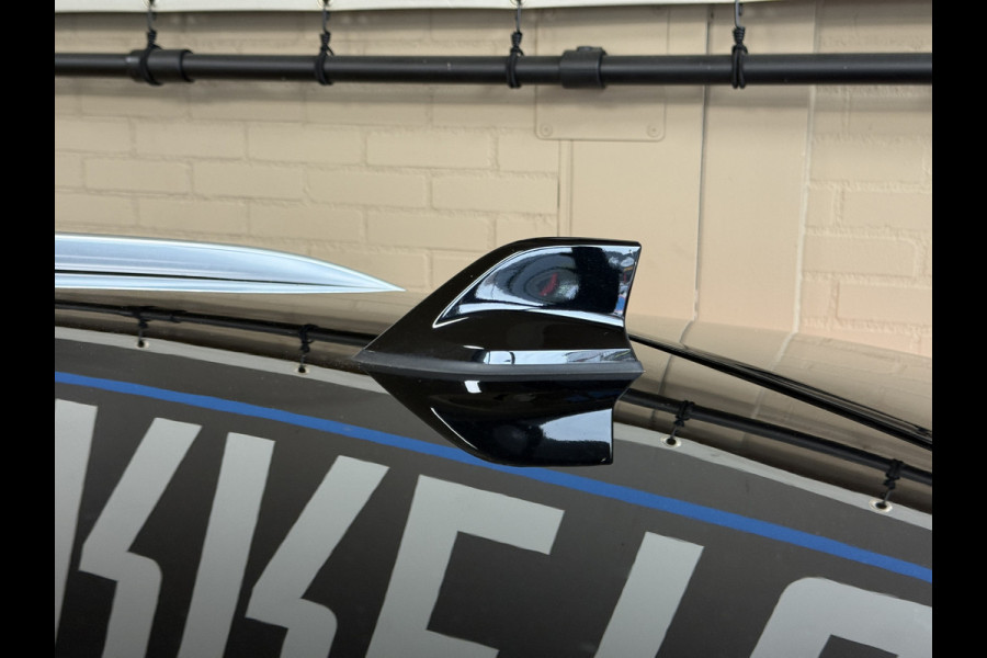 Renault Captur 1.3 TCe 140 R.S. Line | Groot Navi | ACC | Blindspot | Stoelverwarming | 18" |