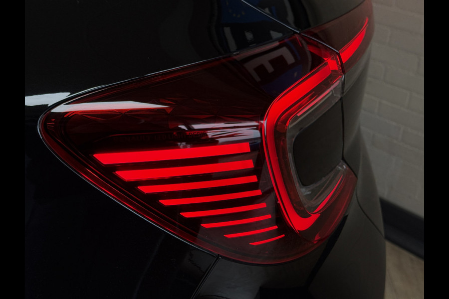 Renault Captur 1.3 TCe 140 R.S. Line | Groot Navi | ACC | Blindspot | Stoelverwarming | 18" |