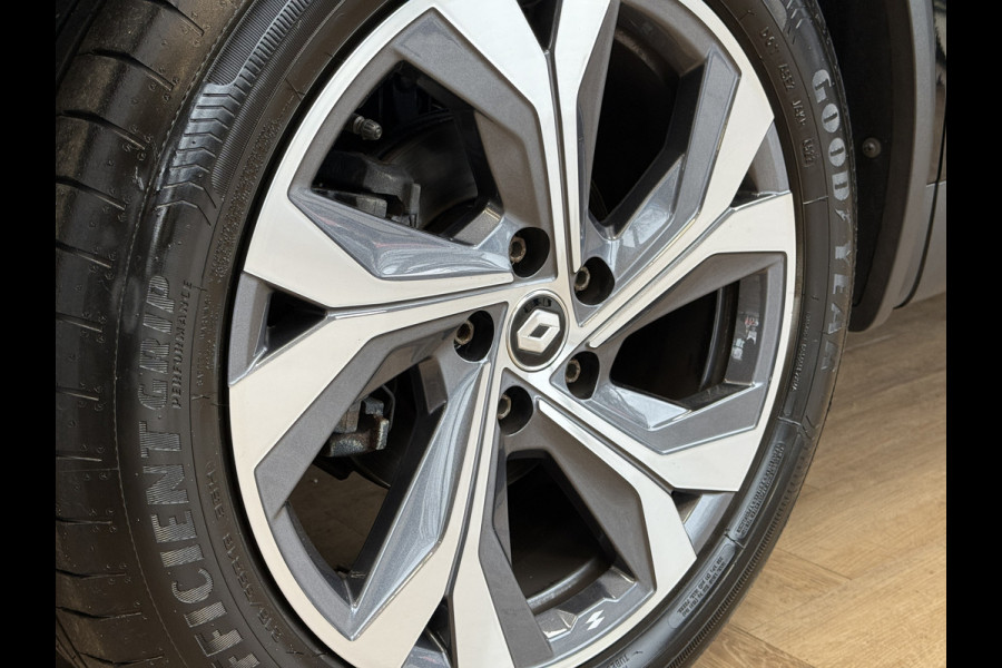 Renault Captur 1.3 TCe 140 R.S. Line | Groot Navi | ACC | Blindspot | Stoelverwarming | 18" |