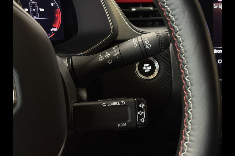 Renault Captur 1.3 TCe 140 R.S. Line | Groot Navi | ACC | Blindspot | Stoelverwarming | 18" |