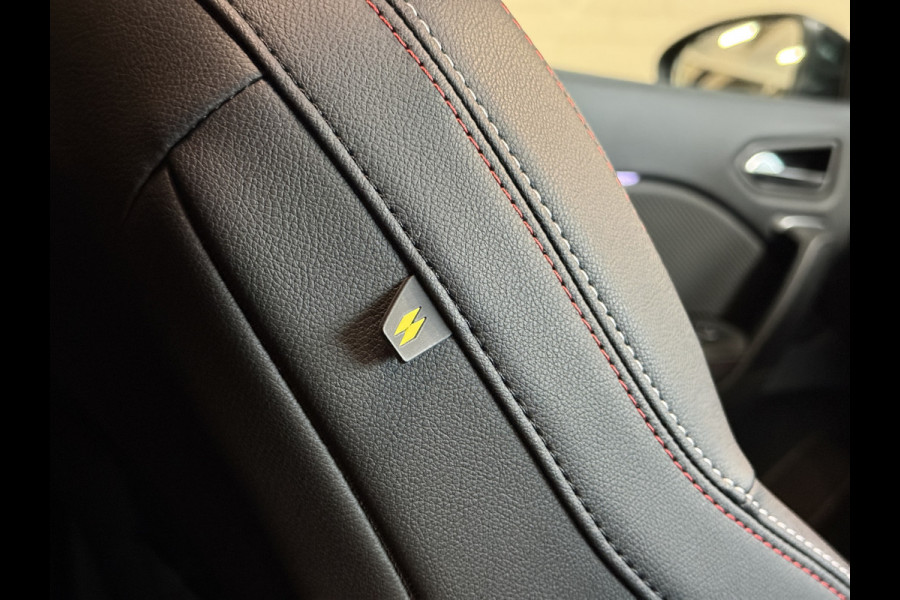 Renault Captur 1.3 TCe 140 R.S. Line | Groot Navi | ACC | Blindspot | Stoelverwarming | 18" |