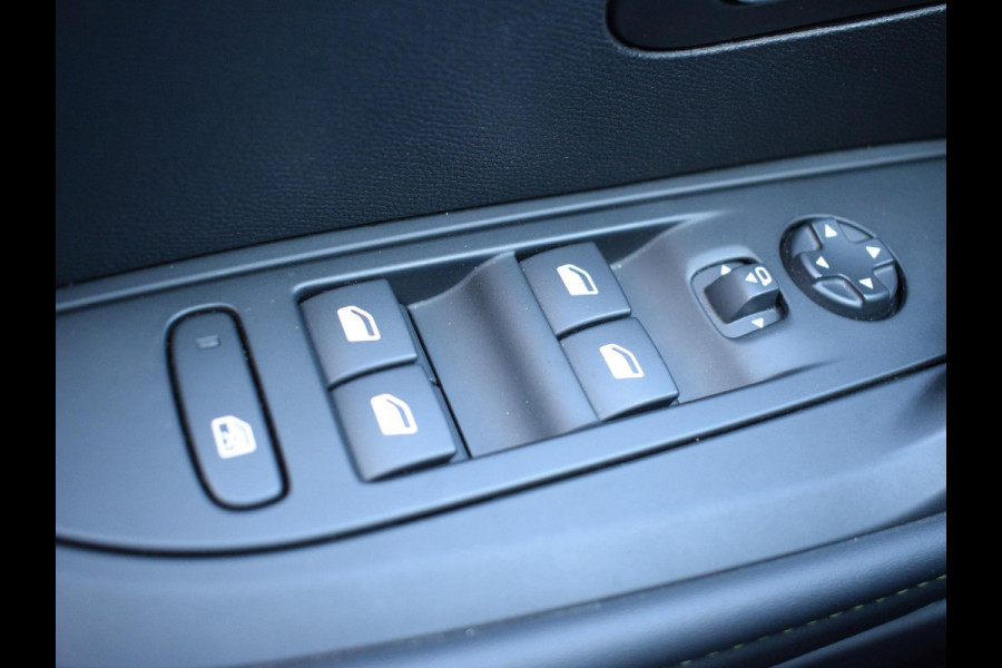 Peugeot e-208 EV GT Pack 50 kWh | adaptieve cruise control | camera + sensoren | navigatie