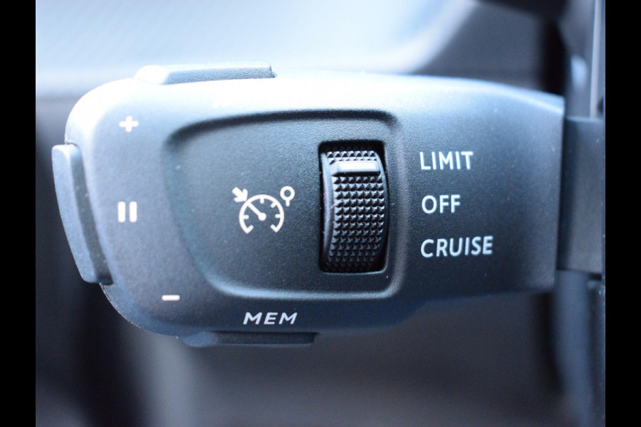 Peugeot e-208 EV GT Pack 50 kWh | adaptieve cruise control | camera + sensoren | navigatie