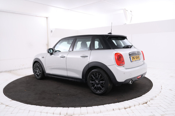 MINI Mini 1.5 Cooper Business Edition Automaat, Navigatie, Leer, Panorama,