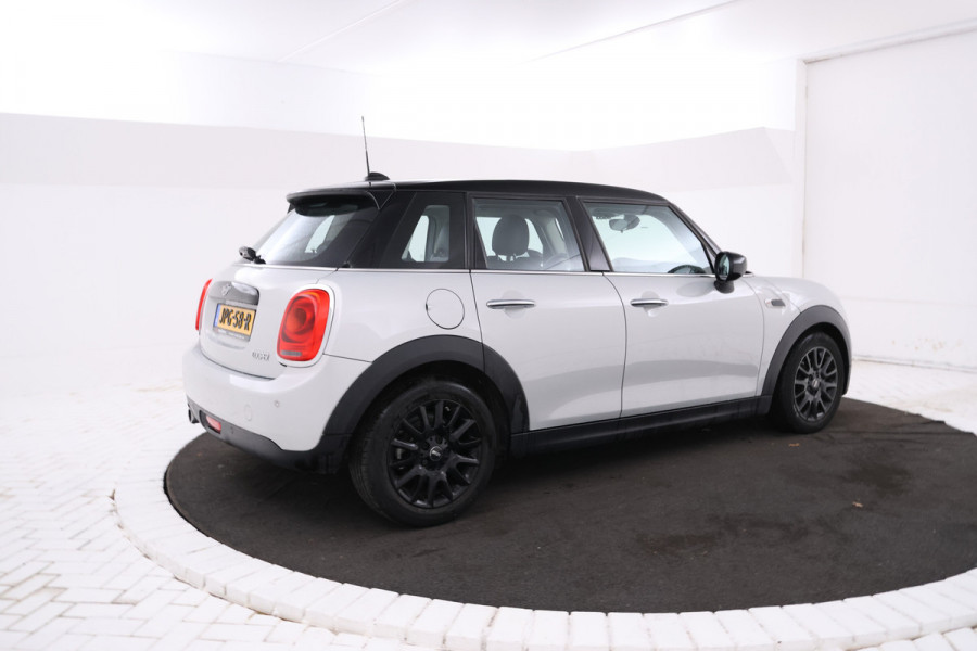 MINI Mini 1.5 Cooper Business Edition Automaat, Navigatie, Leer, Panorama,