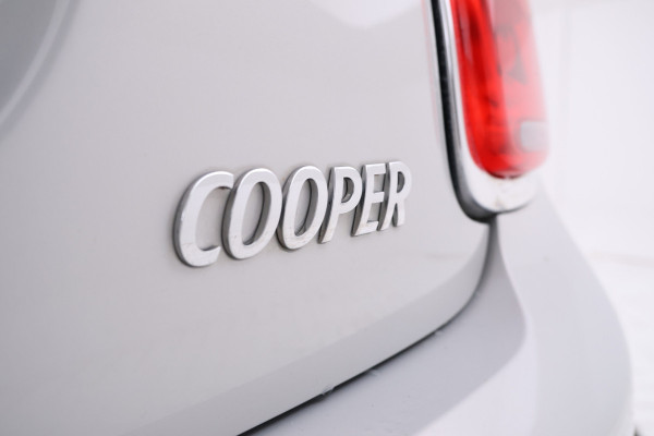 MINI Mini 1.5 Cooper Business Edition Automaat, Navigatie, Leer, Panorama,