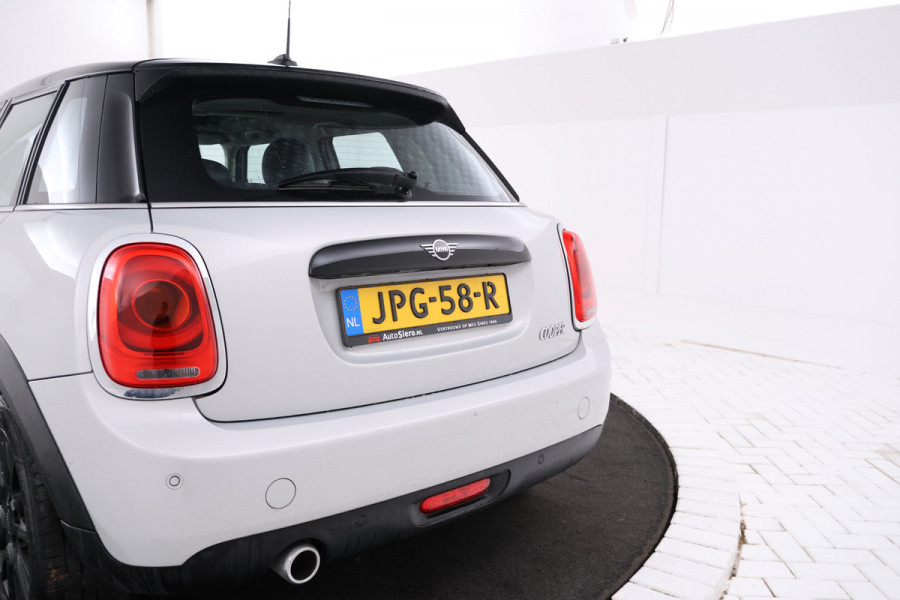 MINI Mini 1.5 Cooper Business Edition Automaat, Navigatie, Leer, Panorama,