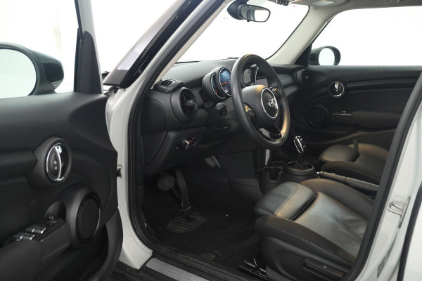 MINI Mini 1.5 Cooper Business Edition Automaat, Navigatie, Leer, Panorama,