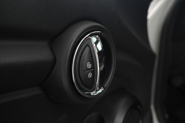 MINI Mini 1.5 Cooper Business Edition Automaat, Navigatie, Leer, Panorama,