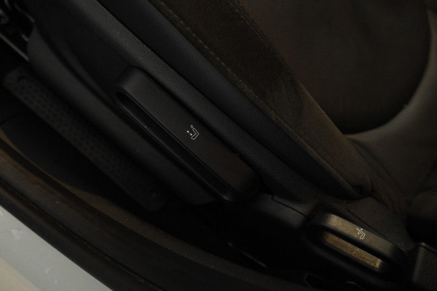 MINI Mini 1.5 Cooper Business Edition Automaat, Navigatie, Leer, Panorama,