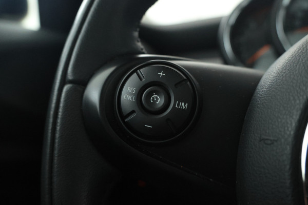 MINI Mini 1.5 Cooper Business Edition Automaat, Navigatie, Leer, Panorama,