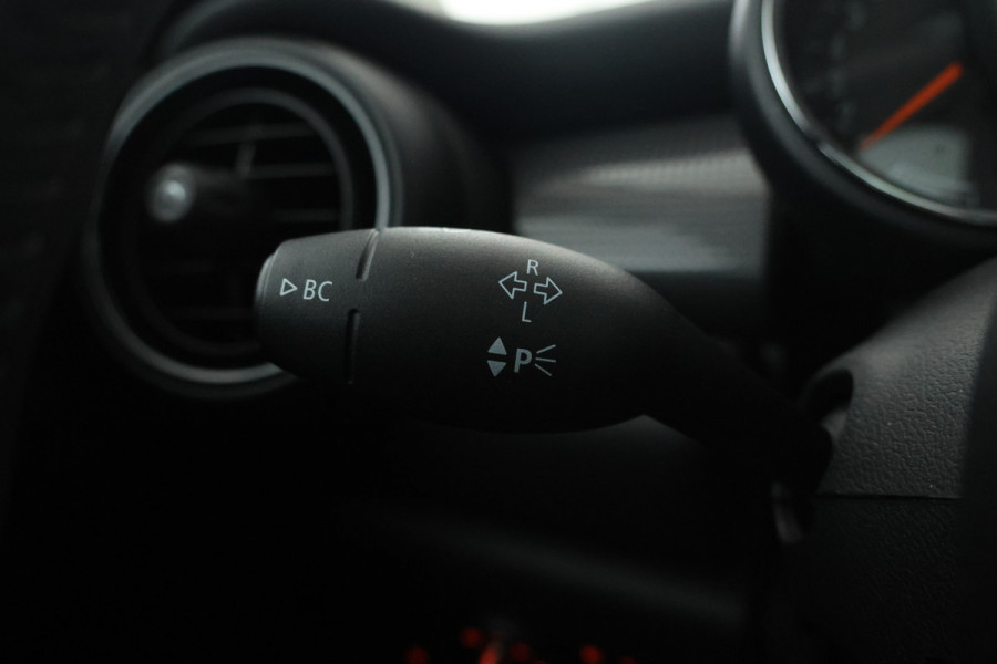 MINI Mini 1.5 Cooper Business Edition Automaat, Navigatie, Leer, Panorama,