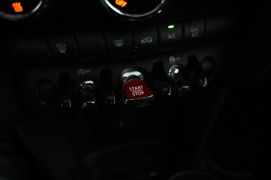 MINI Mini 1.5 Cooper Business Edition Automaat, Navigatie, Leer, Panorama,