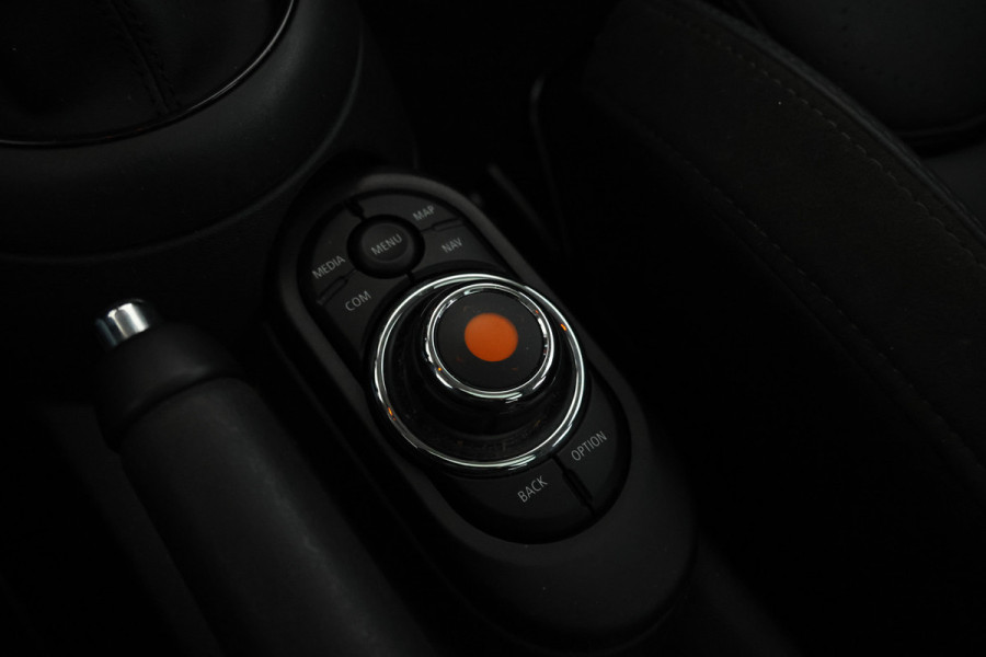 MINI Mini 1.5 Cooper Business Edition Automaat, Navigatie, Leer, Panorama,