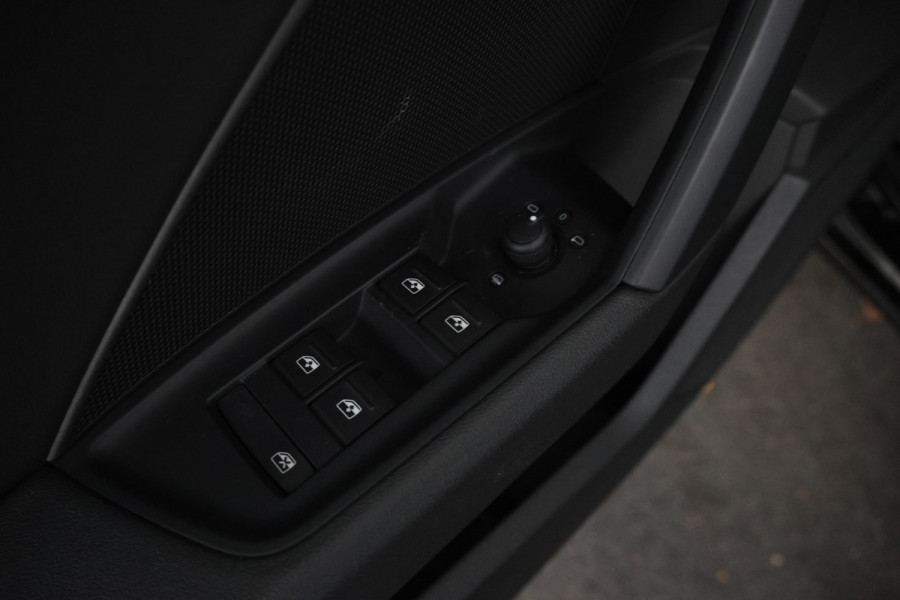 Audi A3 Sportback 30 TDI S edition Automaat, Virtual, Volleder,