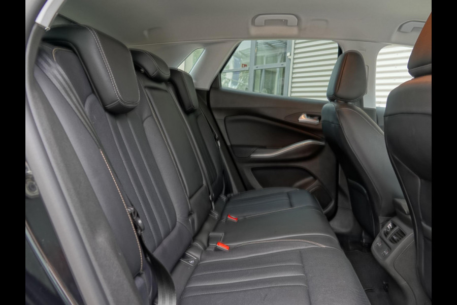 Opel Grandland 1.2 Turbo Hybrid GS Leder interieur