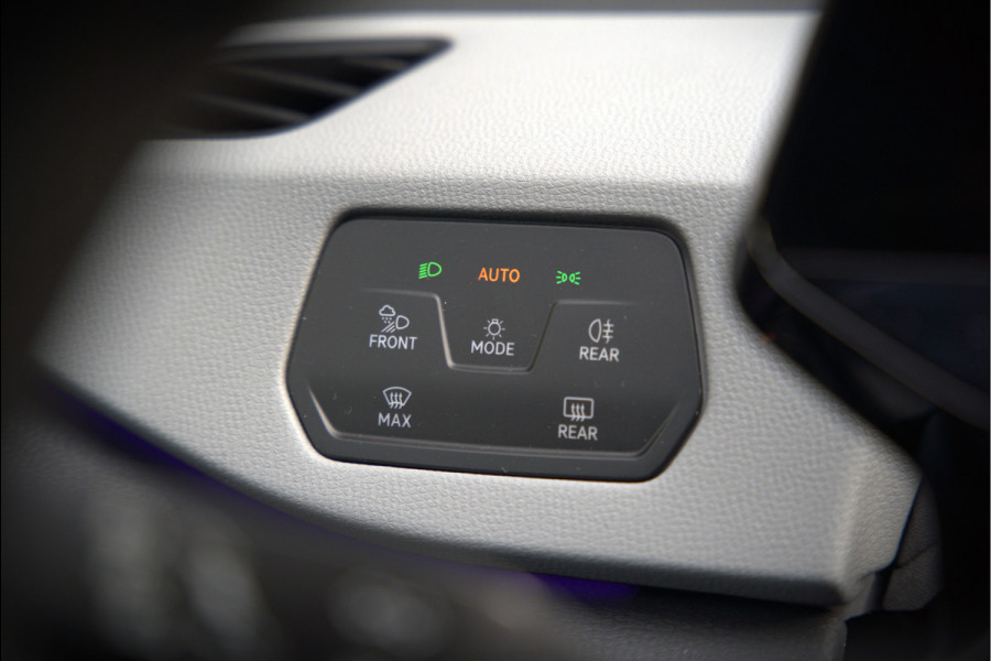 Volkswagen ID.3 First Plus 58 kWh | Stoelverwarming | Stuurverwarming | Camera | Adaptive Cruise Control | Navigatie | Standkachel | Keyless | Parkeersensoren | LED | Apple Carplay | BTW |