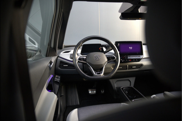 Volkswagen ID.3 First Plus 58 kWh | Stoelverwarming | Stuurverwarming | Camera | Adaptive Cruise Control | Navigatie | Standkachel | Keyless | Parkeersensoren | LED | Apple Carplay | BTW |