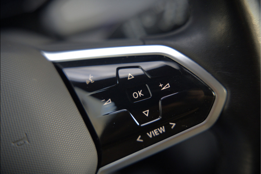 Volkswagen ID.3 First Plus 58 kWh | Stoelverwarming | Stuurverwarming | Camera | Adaptive Cruise Control | Navigatie | Standkachel | Keyless | Parkeersensoren | LED | Apple Carplay | BTW |