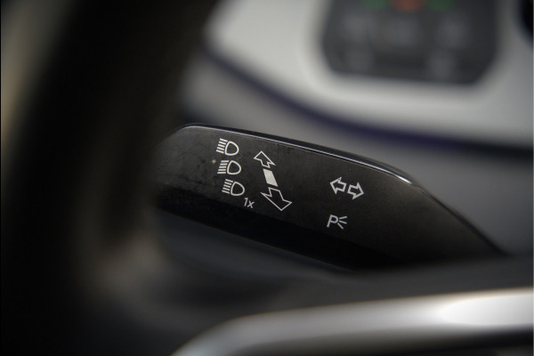 Volkswagen ID.3 First Plus 58 kWh | Stoelverwarming | Stuurverwarming | Camera | Adaptive Cruise Control | Navigatie | Standkachel | Keyless | Parkeersensoren | LED | Apple Carplay | BTW |