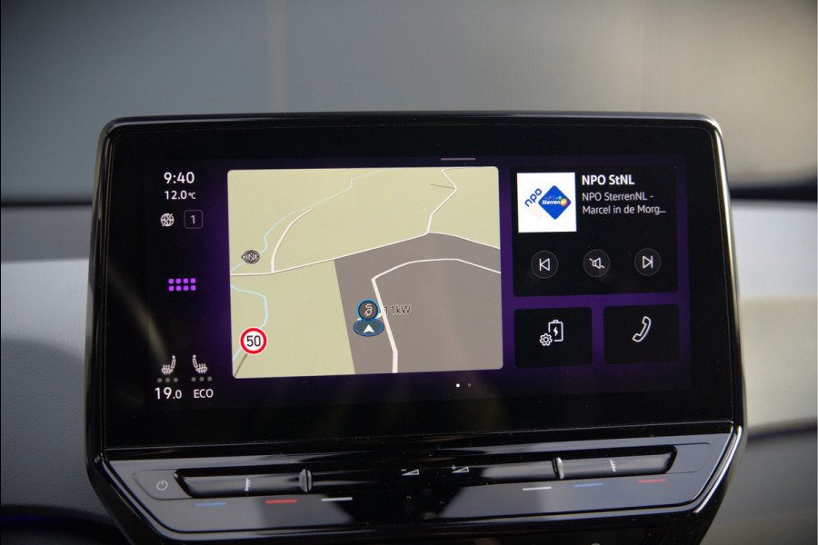 Volkswagen ID.3 First Plus 58 kWh | Stoelverwarming | Stuurverwarming | Camera | Adaptive Cruise Control | Navigatie | Standkachel | Keyless | Parkeersensoren | LED | Apple Carplay | BTW |