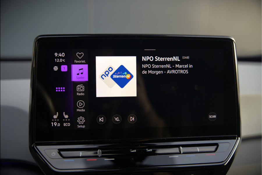 Volkswagen ID.3 First Plus 58 kWh | Stoelverwarming | Stuurverwarming | Camera | Adaptive Cruise Control | Navigatie | Standkachel | Keyless | Parkeersensoren | LED | Apple Carplay | BTW |