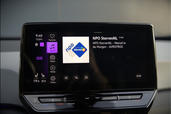 Volkswagen ID.3 First Plus 58 kWh | Stoelverwarming | Stuurverwarming | Camera | Adaptive Cruise Control | Navigatie | Standkachel | Keyless | Parkeersensoren | LED | Apple Carplay | BTW |