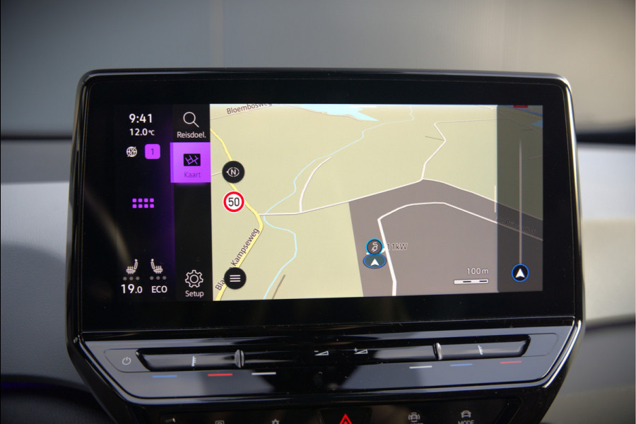 Volkswagen ID.3 First Plus 58 kWh | Stoelverwarming | Stuurverwarming | Camera | Adaptive Cruise Control | Navigatie | Standkachel | Keyless | Parkeersensoren | LED | Apple Carplay | BTW |