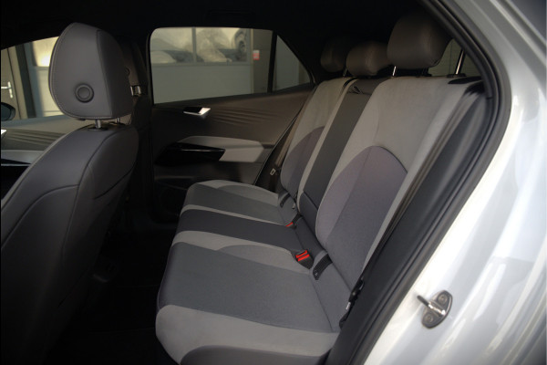 Volkswagen ID.3 First Plus 58 kWh | Stoelverwarming | Stuurverwarming | Camera | Adaptive Cruise Control | Navigatie | Standkachel | Keyless | Parkeersensoren | LED | Apple Carplay | BTW |