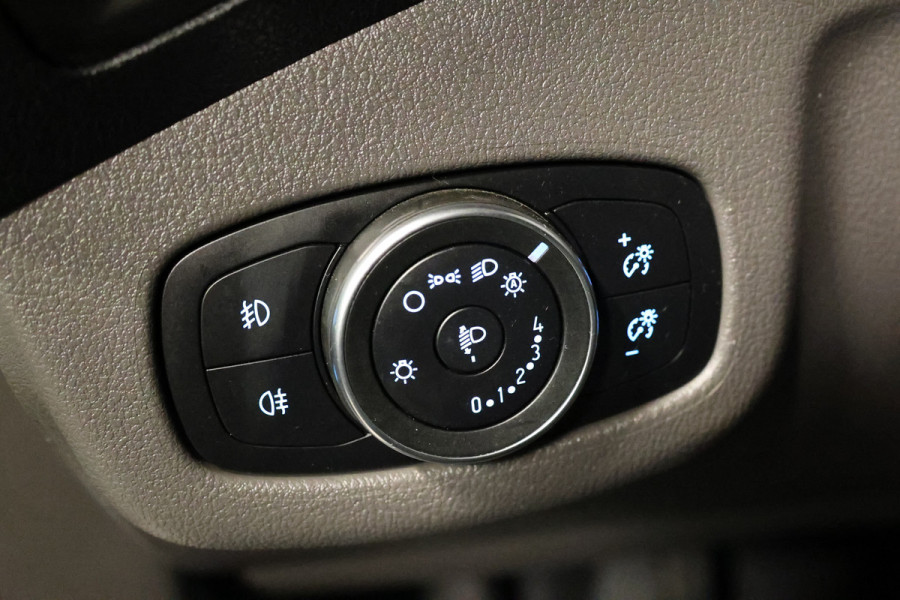 Ford Transit Connect 1.0 Ecoboost L2 | Marge | BTW / BPM Vrij | 3-Zitter | CarPlay | Camera | Navigatie | DAB | Trekhaak | Cruise control | Elek. ramen | Nieuwe APK | Dealer onderhouden