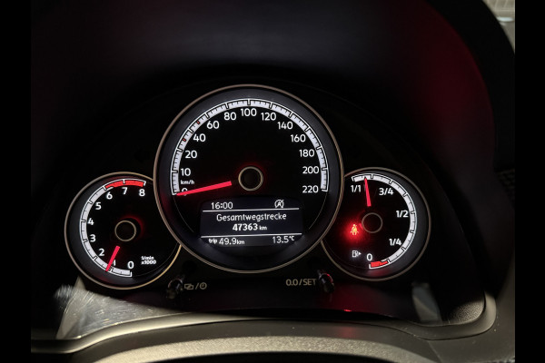 Volkswagen up! 1.0 Move Up. DAB+.Bleutooth. Airco. 5 Drs. NAP.