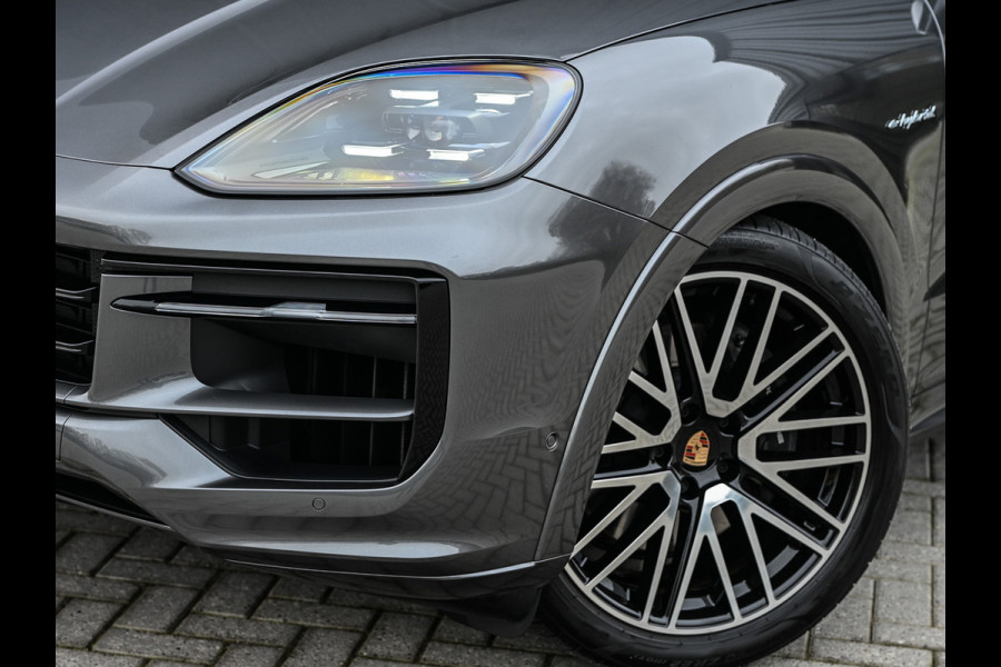 Porsche Cayenne 3.0 E-HYBRID · Luchtvering · Trekhaak · Ambiance interieur · Soft close · Bose Sound · Keyless entree · 360 Camera · Adaptieve s