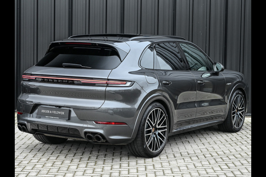 Porsche Cayenne 3.0 E-HYBRID · Luchtvering · Trekhaak · Ambiance interieur · Soft close · Bose Sound · Keyless entree · 360 Camera · Adaptieve s